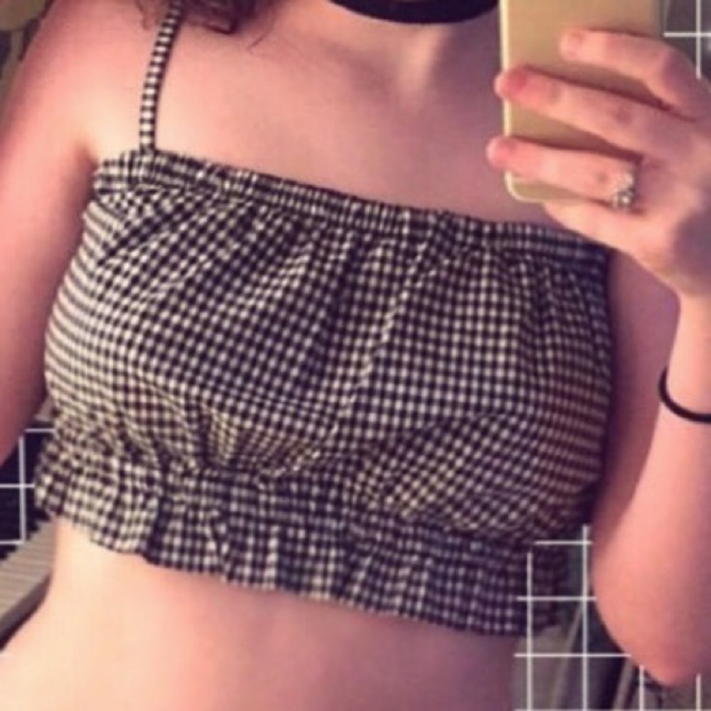 Black and white crop top